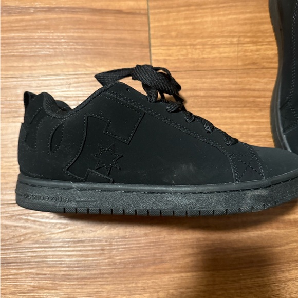 DC Men's Black Sneakers - Picture 2 of 4